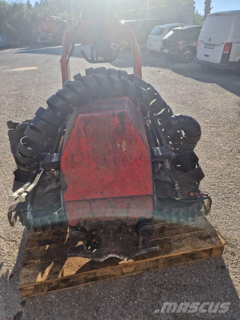 Komatsu 124 打枝机