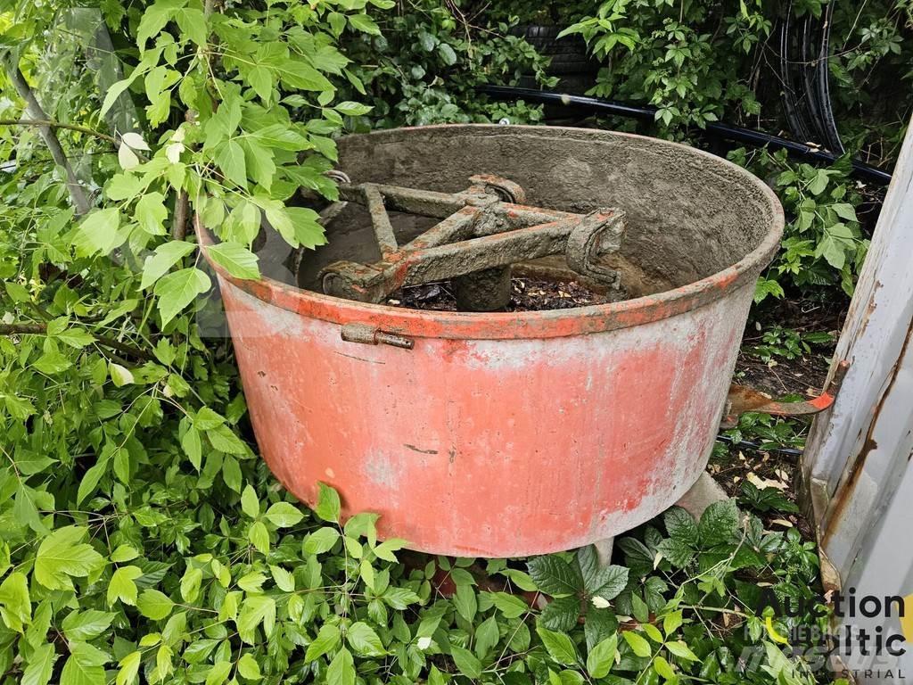  Concrete mixer 混凝土摊铺机