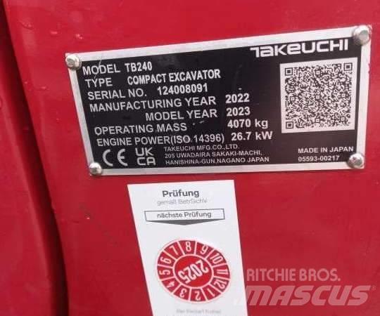 Takeuchi TB 240 DPF 小型挖掘机