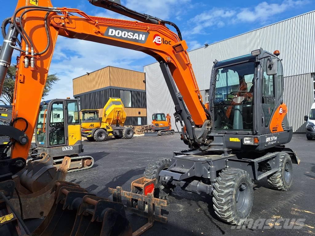 Doosan DX 57 W 轮式挖掘机