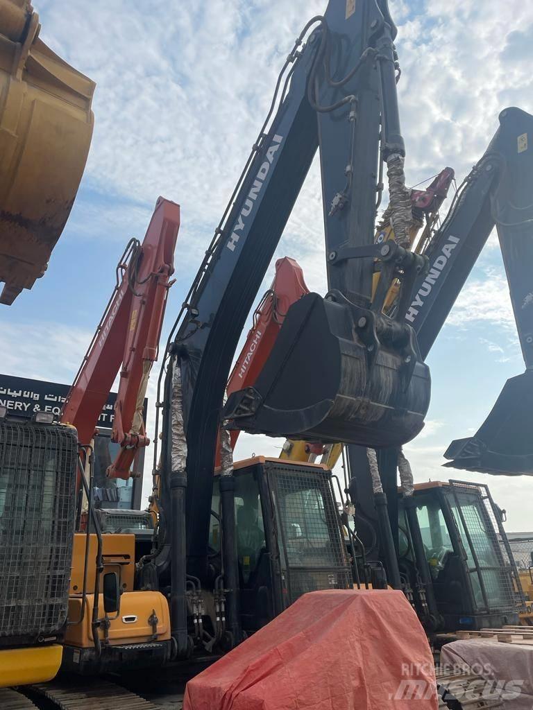 Hyundai HX225S L 履带挖掘机