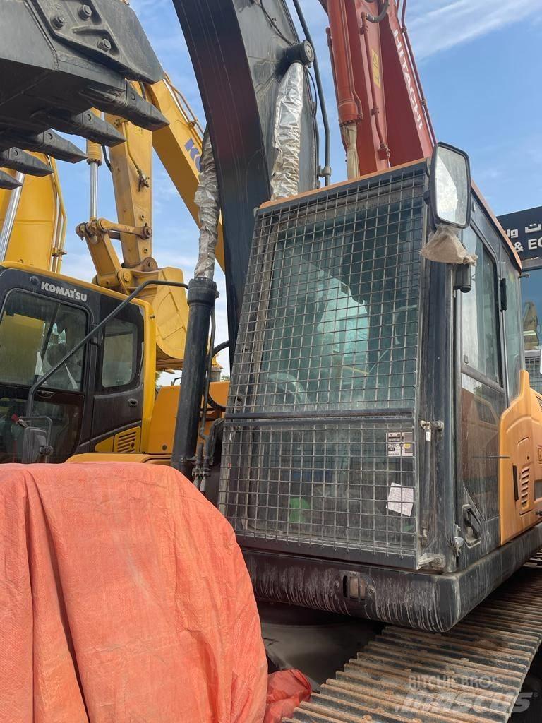 Hyundai HX225S L 履带挖掘机
