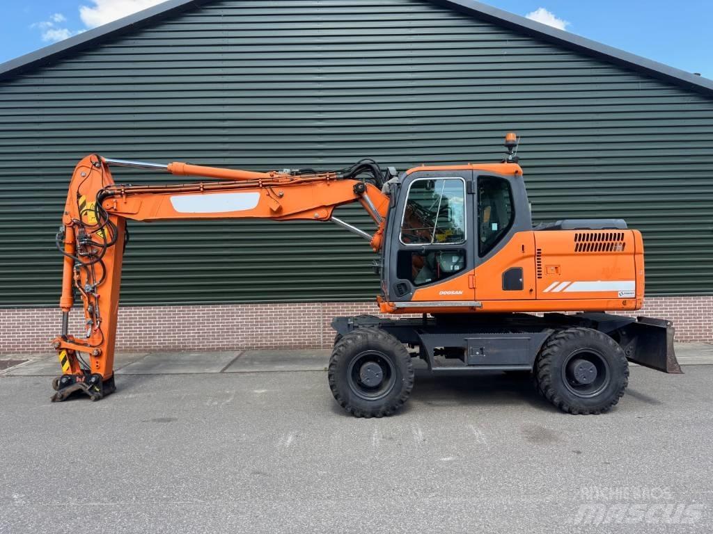 Doosan DX 170 W 轮式挖掘机