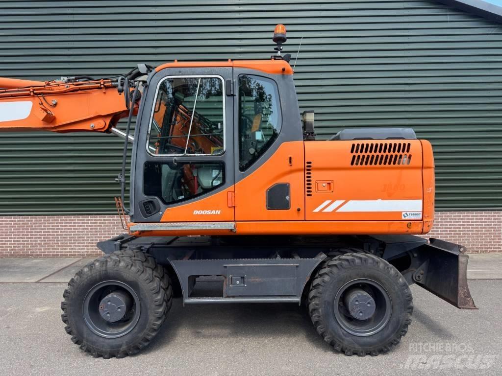 Doosan DX 170 W 轮式挖掘机