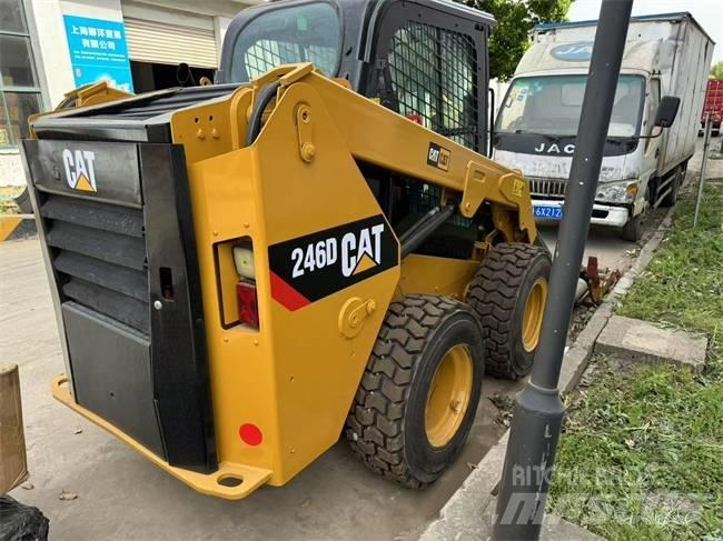 CAT 246 D 滑移装载机