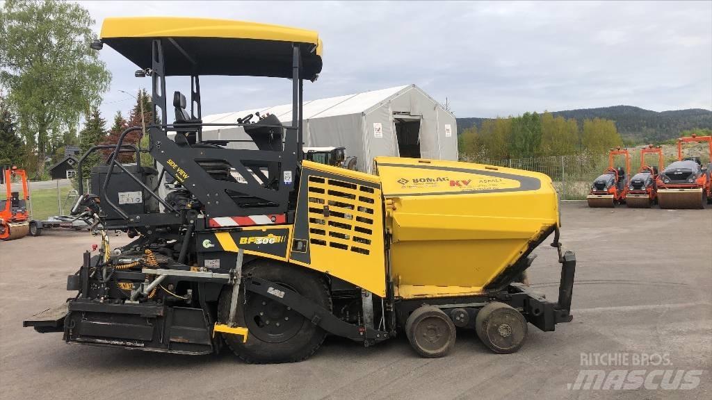 Bomag BF 300 P-2 沥青摊铺机