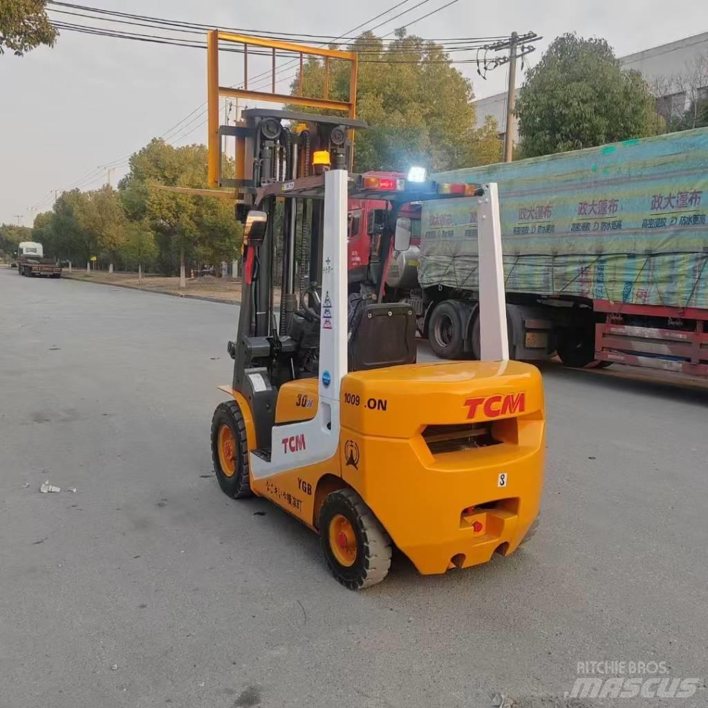 TCM FD30 前移式叉车