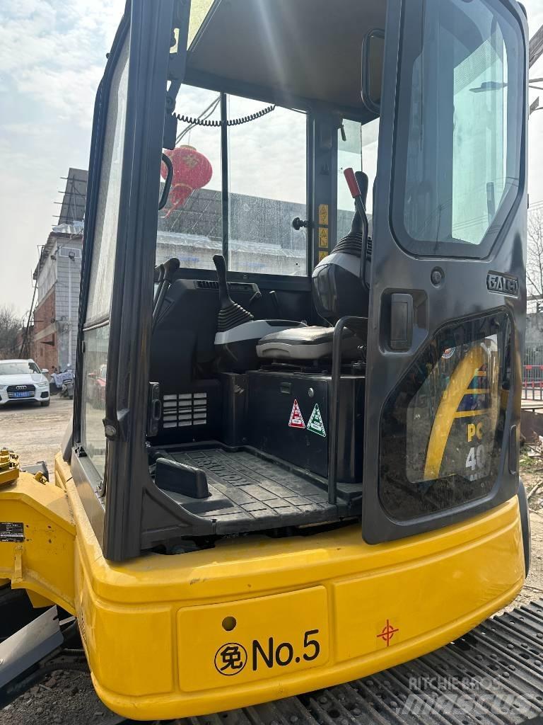 Komatsu 40MR 履带挖掘机
