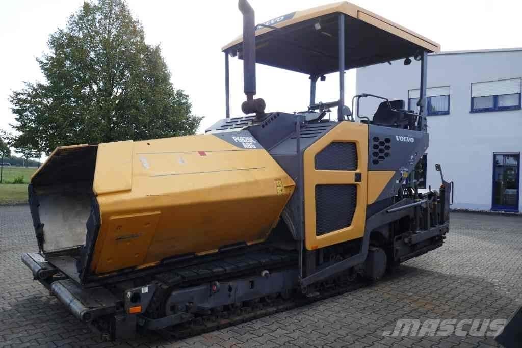 Volvo ABG P 6820  C 沥青摊铺机