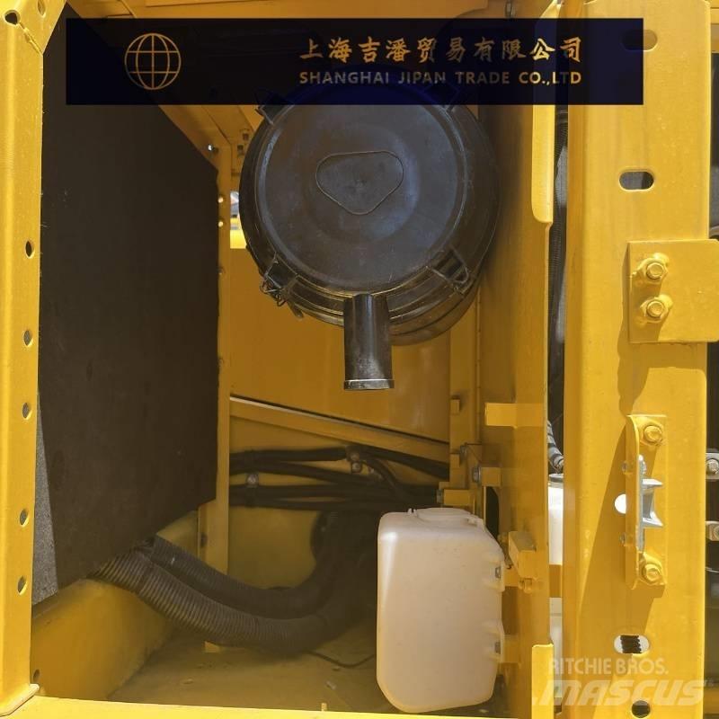 Komatsu PC 210 履带挖掘机