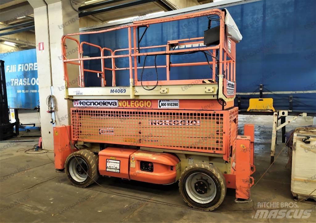 JLG M 4069 剪叉式升降机