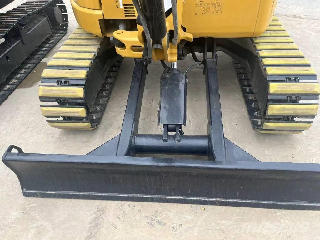 CAT 303.5 E CR 小型挖掘机