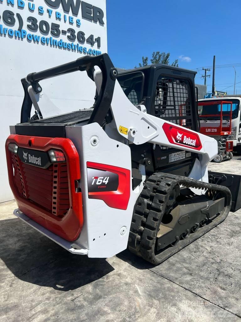 Bobcat T 64 滑移装载机