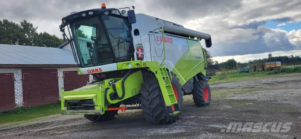 CLAAS Tucano 450 联合收割机