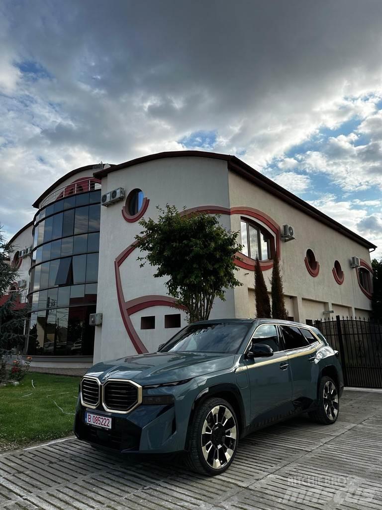 BMW XM 汽车