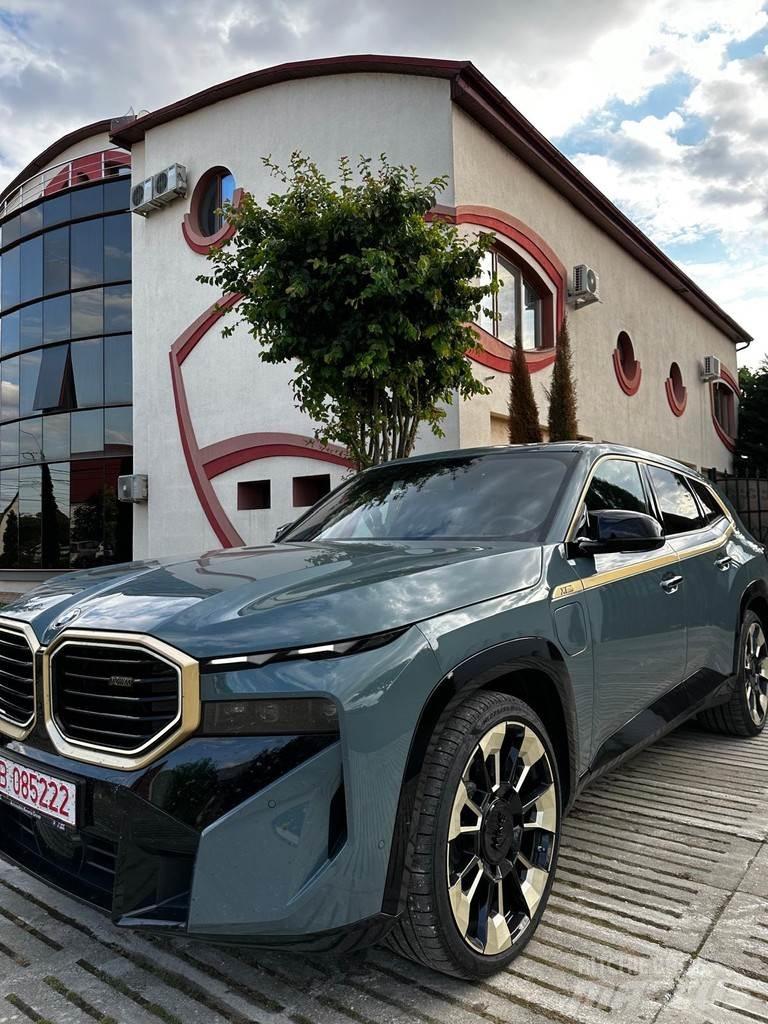 BMW XM 汽车