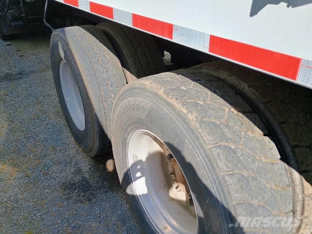 Mack MRU 613 垃圾车
