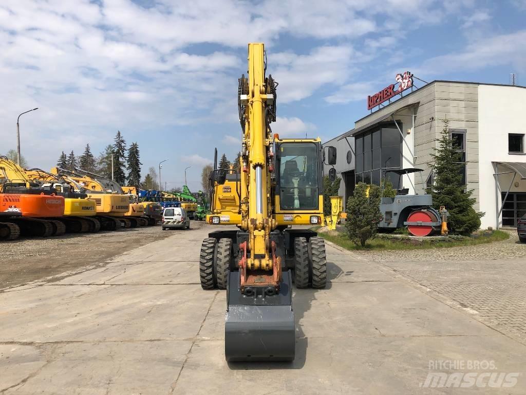 Komatsu PW160-8 轮式挖掘机