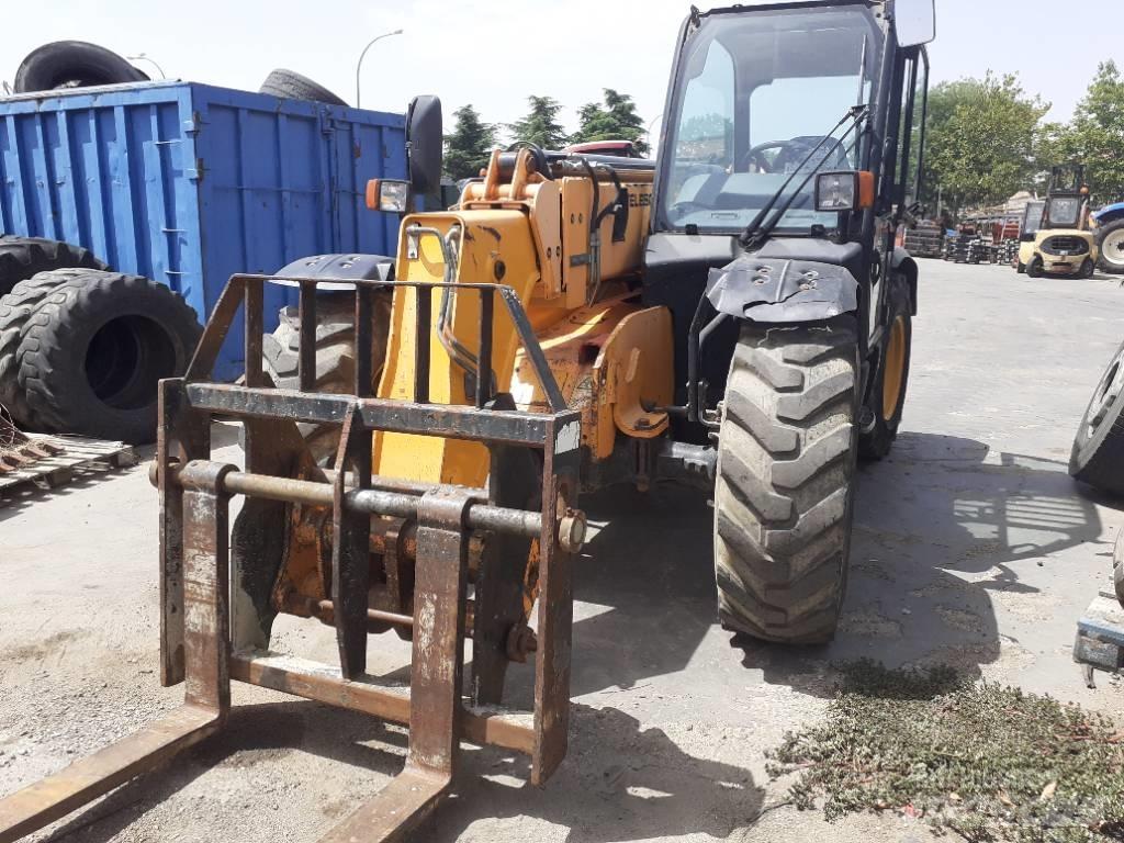 JCB 535-95 电动叉车