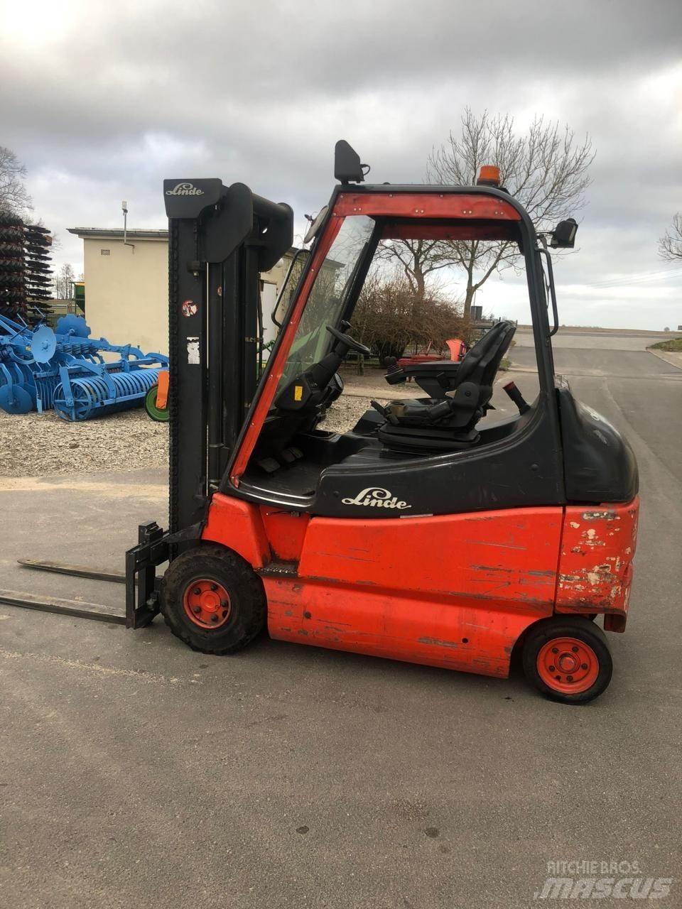 Linde E 25 电动叉车