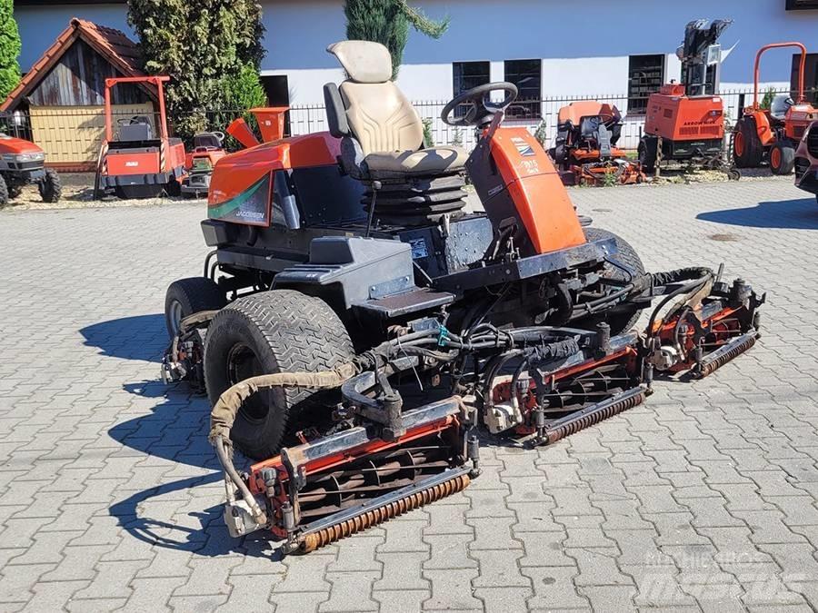 Jacobsen 305 装载牵引式割草机