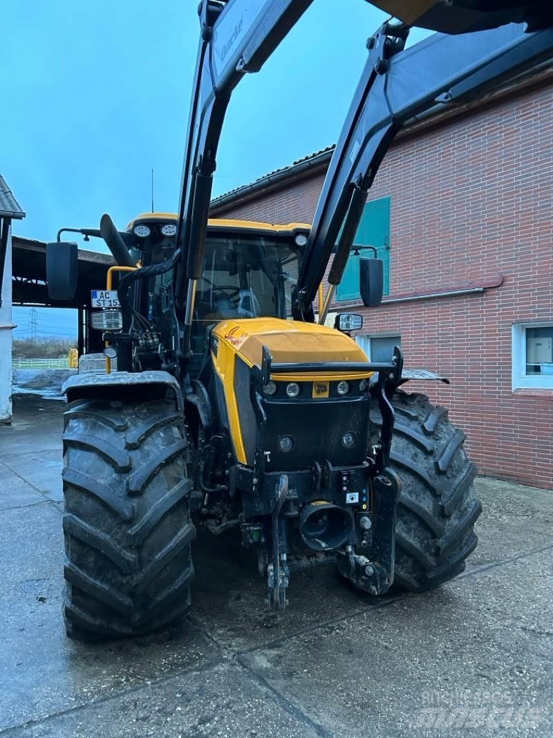 JCB Fastrac 4220 拖拉机/农用车