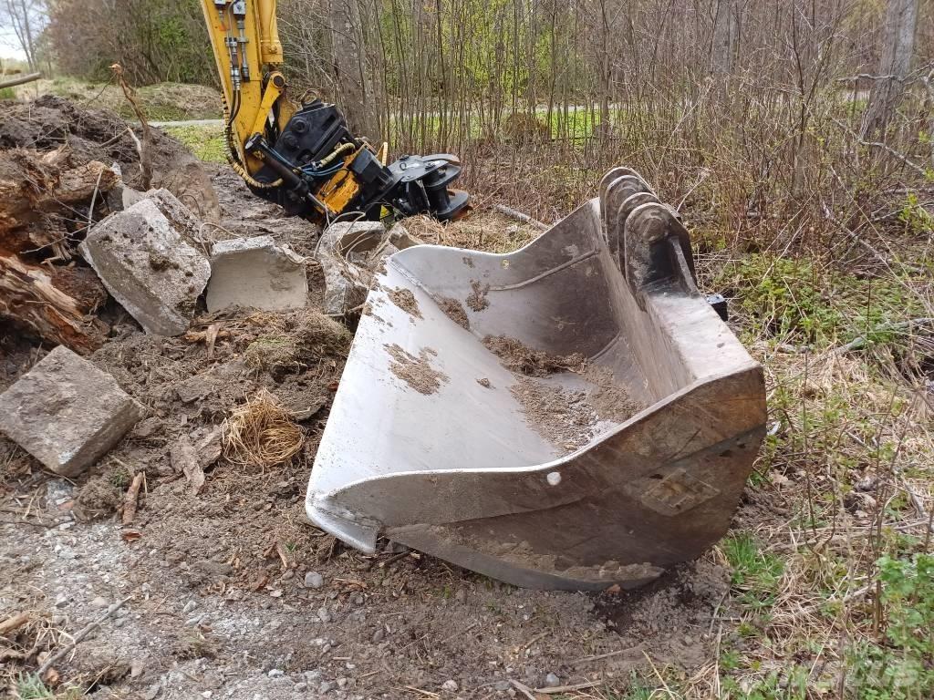 Komatsu PW 160-7E0 轮式挖掘机