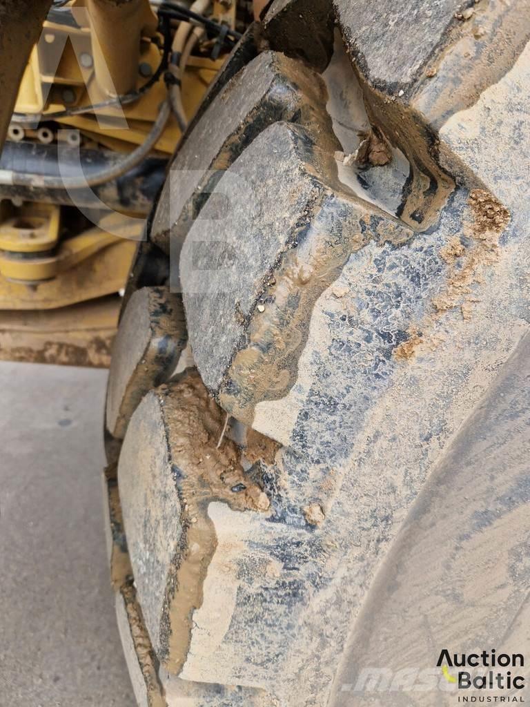 CAT 735C 铰接式自卸车
