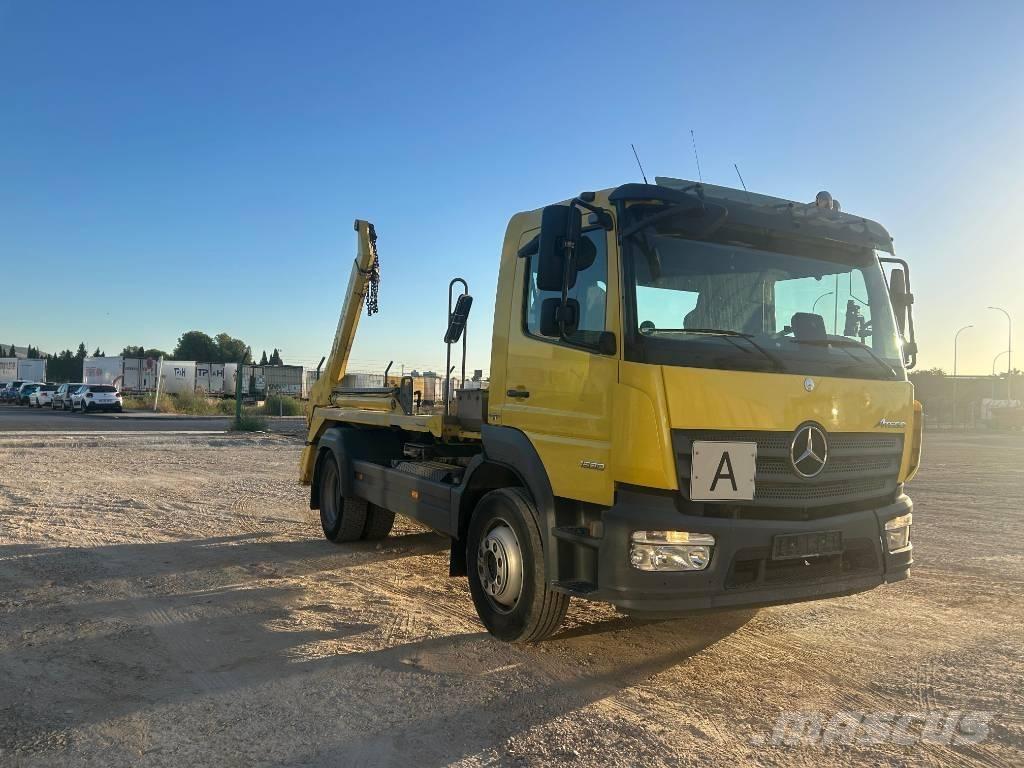 Mercedes-Benz 1530 贮藏箱