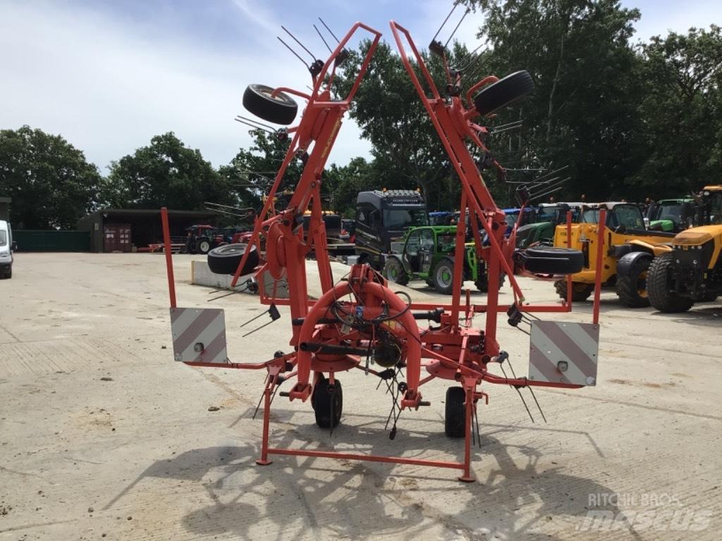 Kuhn GF 6502 料堆整形机