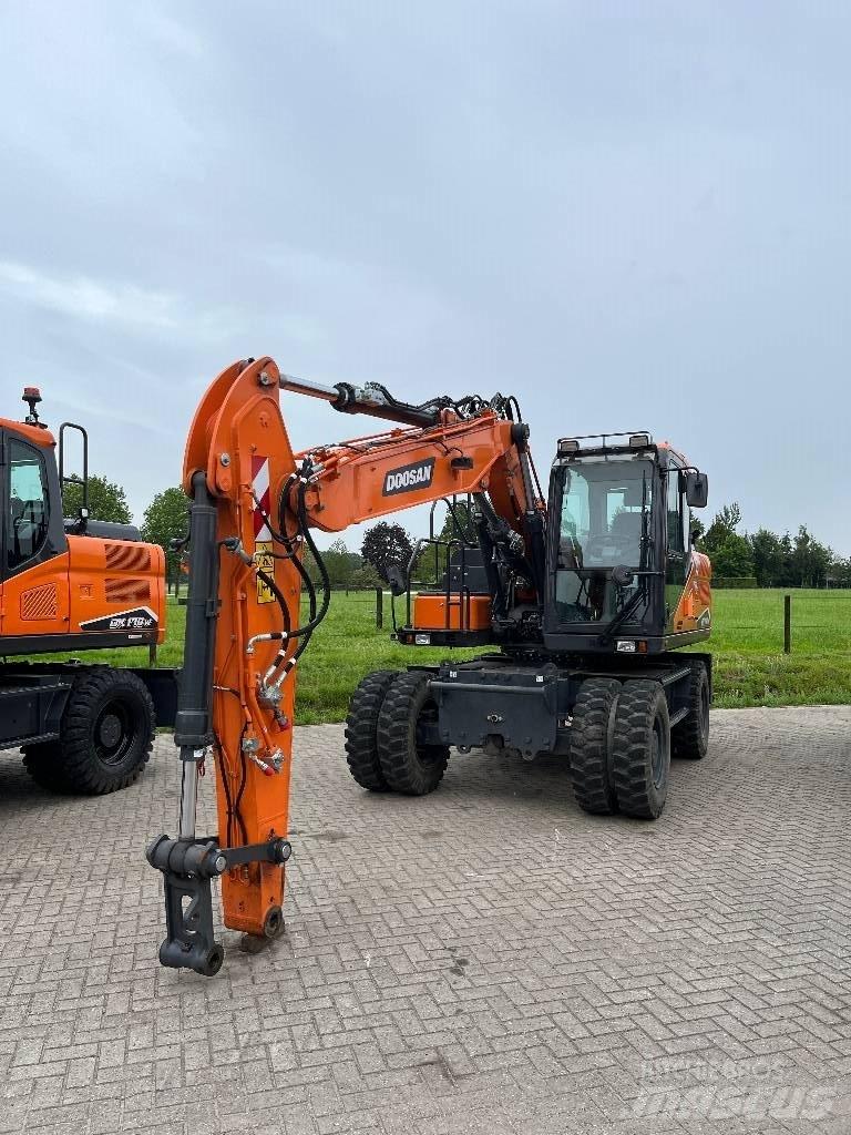 Develon DX140W-7 轮式挖掘机