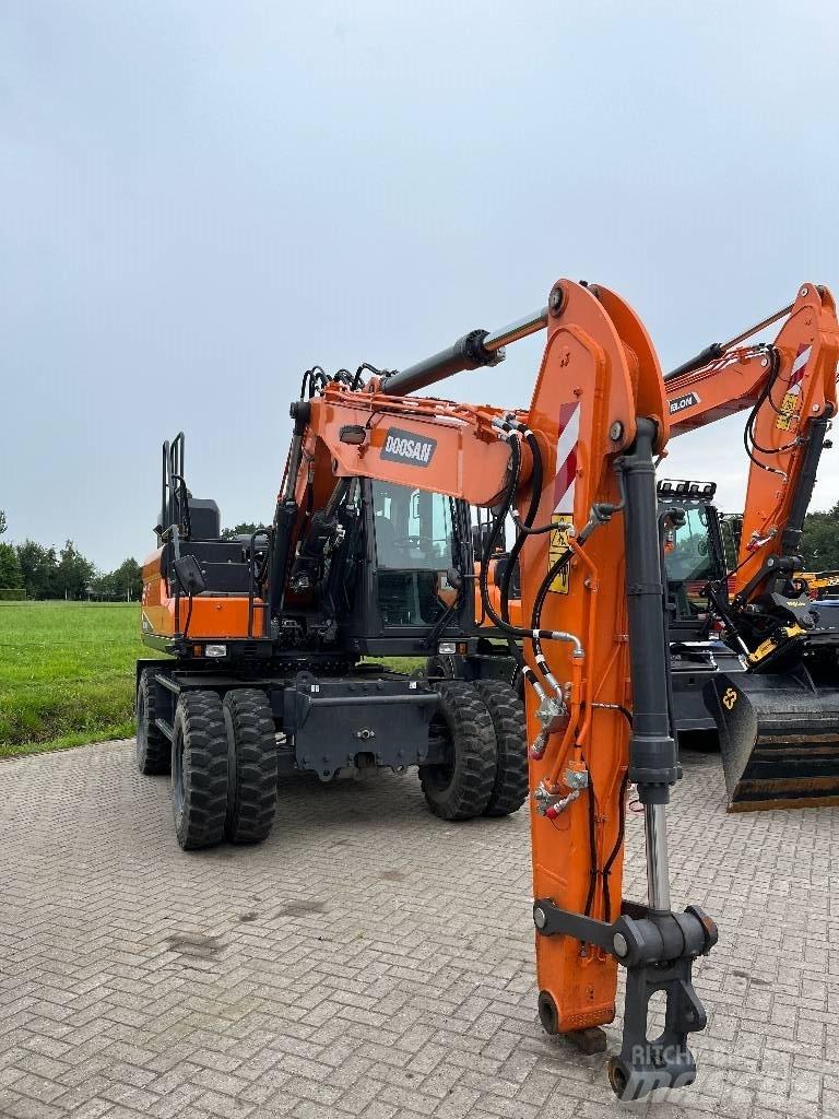 Develon DX140W-7 轮式挖掘机