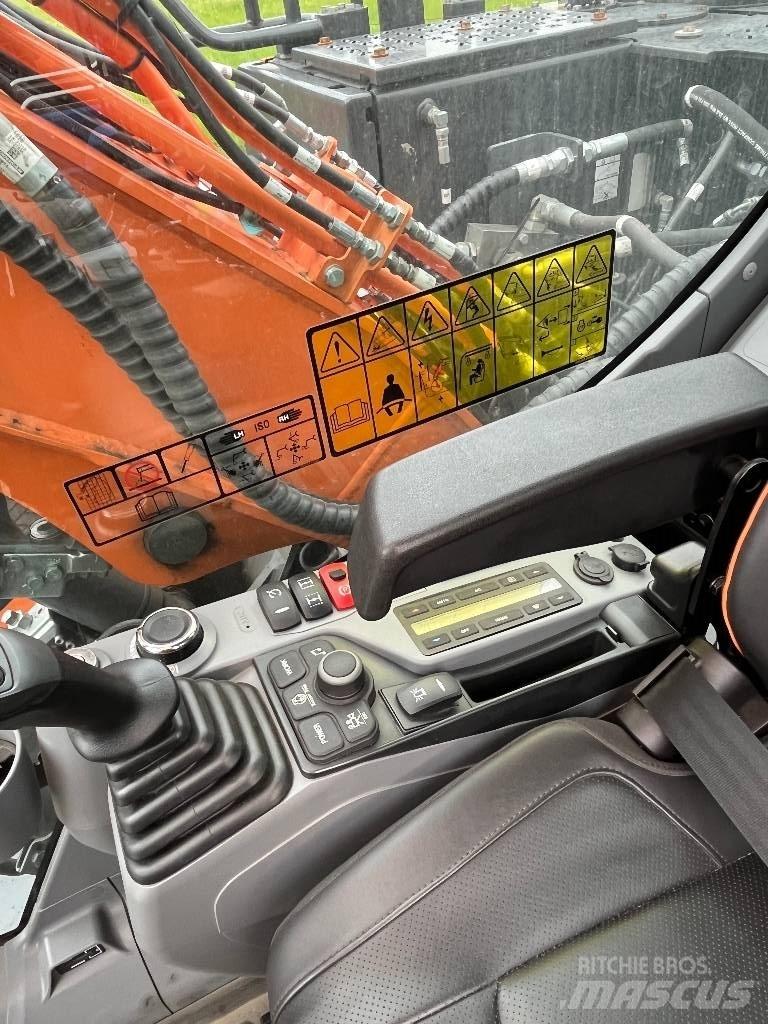 Develon DX140W-7 轮式挖掘机