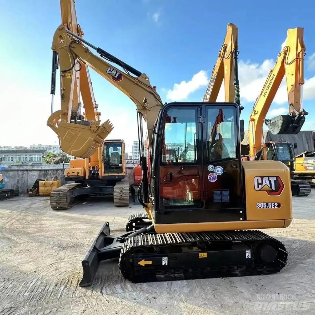 CAT 305.5 小型挖掘机