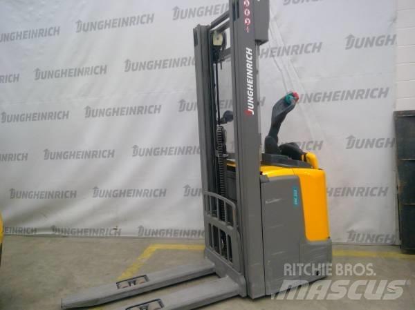 Jungheinrich ERC 212 行走式堆垛机