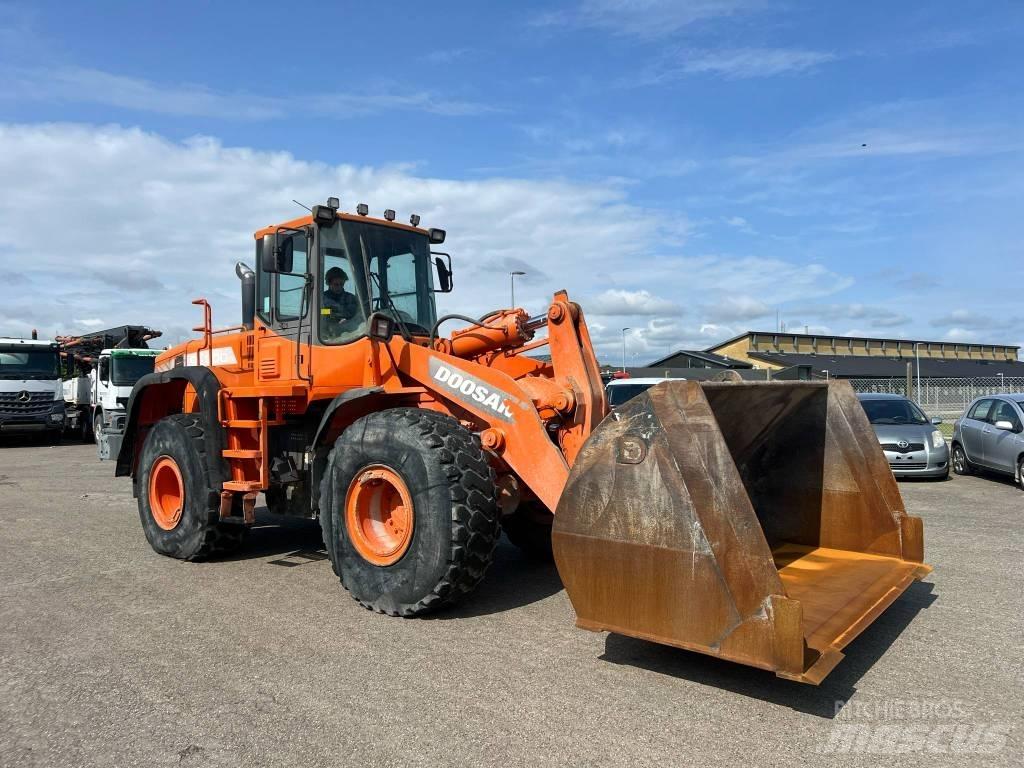 Doosan dl 300 轮式装载机