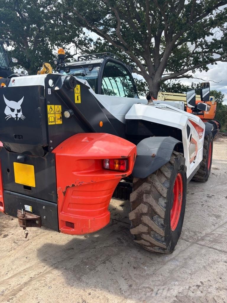 Bobcat T40.180 伸缩臂叉装车|叉装车