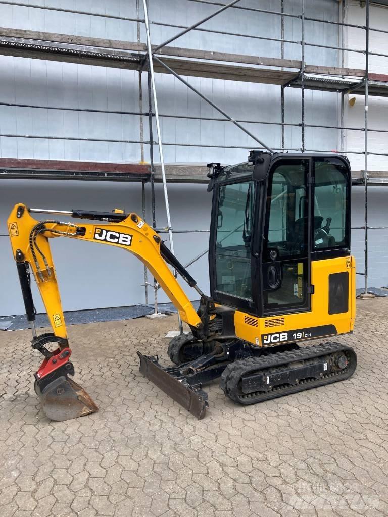JCB 19 C-1 小型挖掘机
