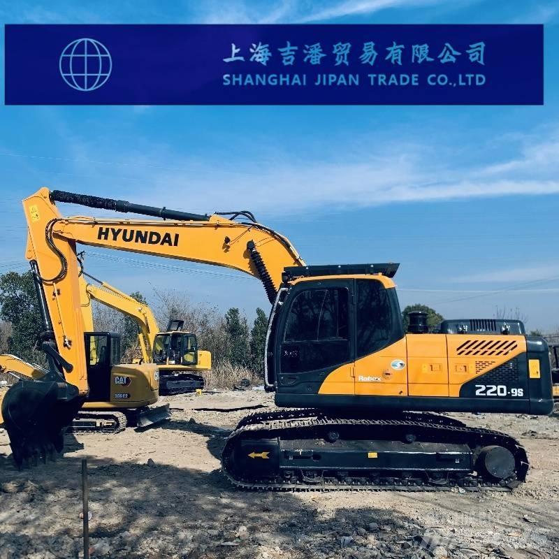 Hyundai R220 履带挖掘机