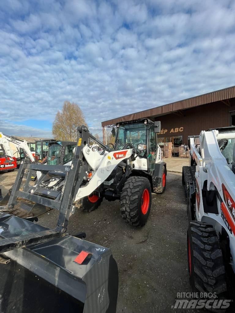 Bobcat L 85 前装载和挖掘机