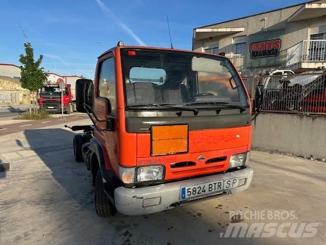 Nissan Cabstar E 大型面包车