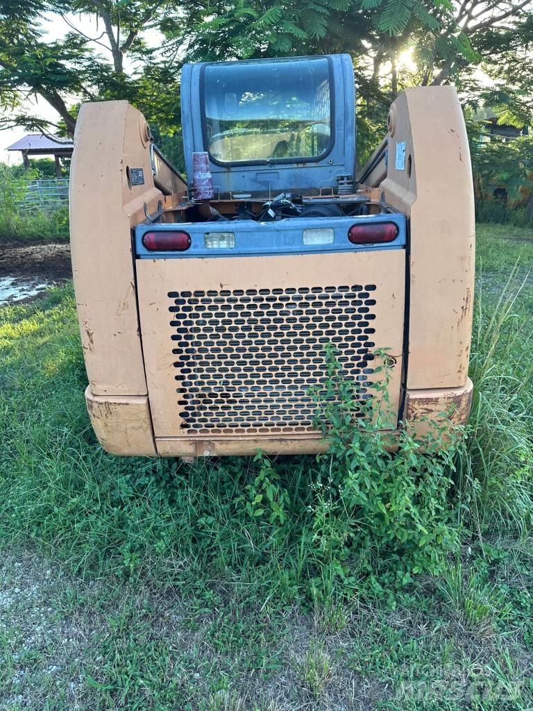 CASE SR 250 滑移装载机