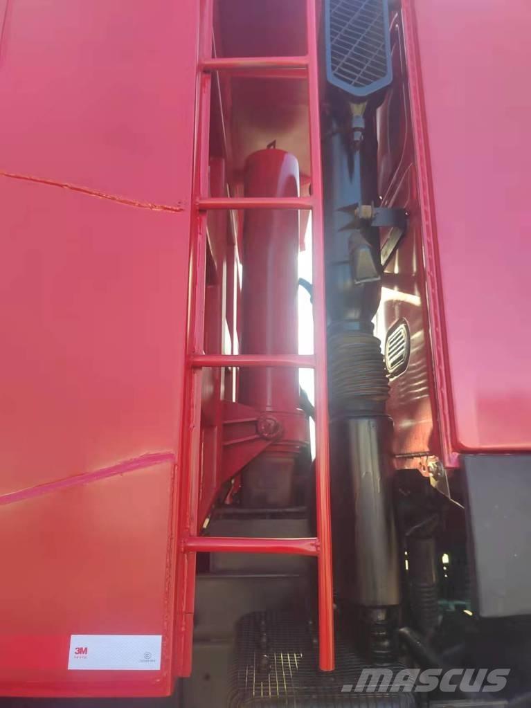 Howo 371 8x4 自卸式货车