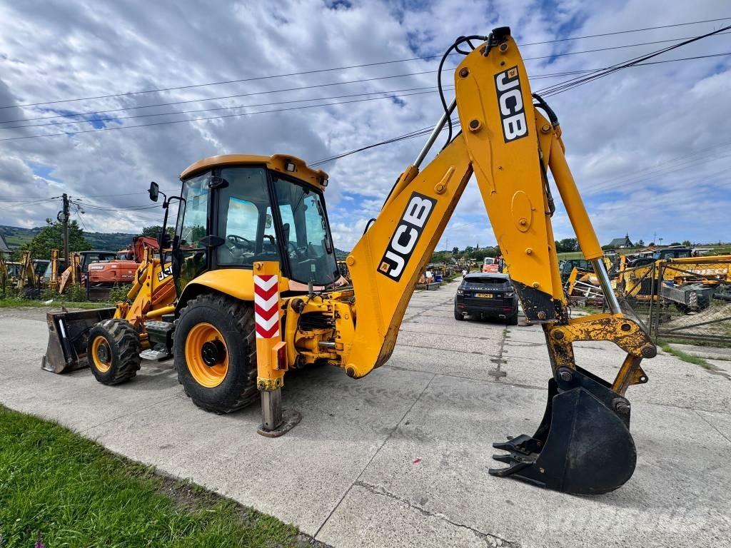 JCB 3CX 反铲装载机