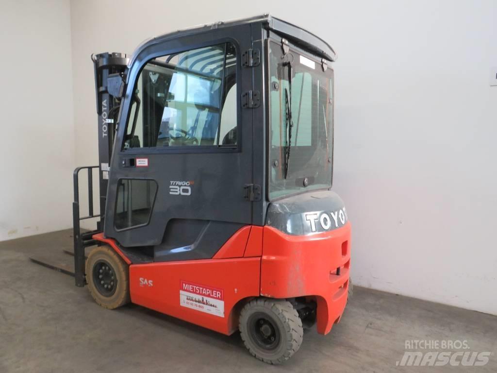 Toyota 8 FBMKT 30 电动叉车