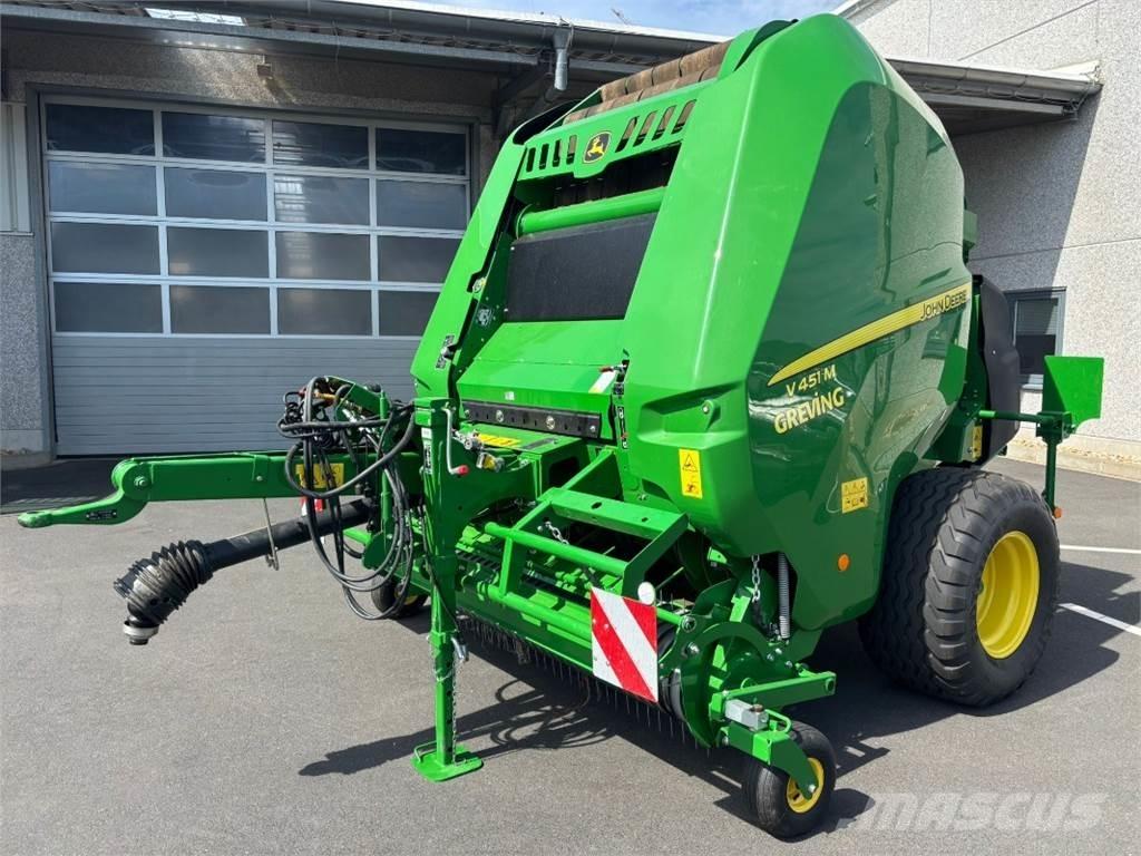 John Deere V451M 圆捆打捆机