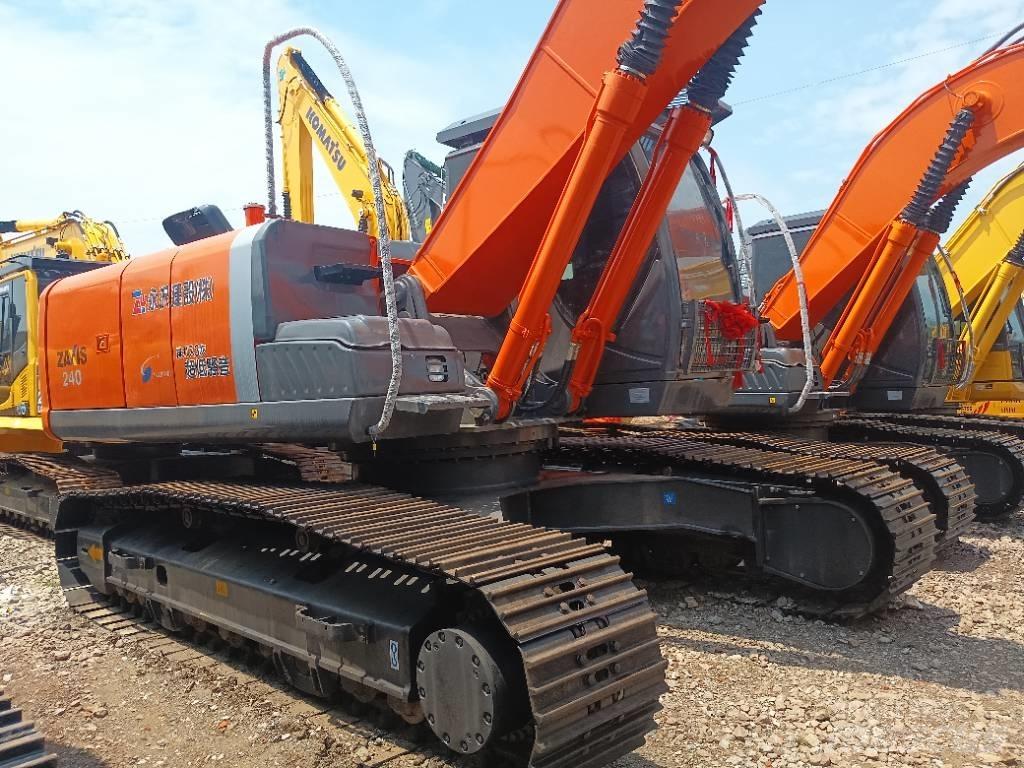 Hitachi ZX 240 履带挖掘机