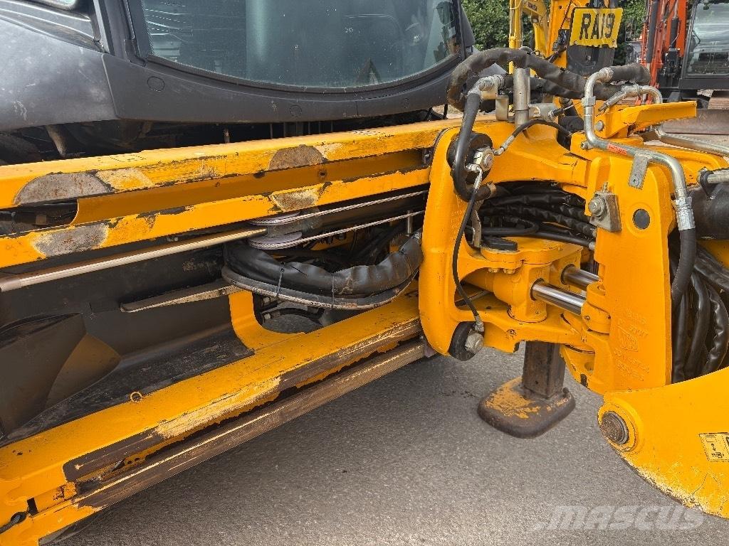 JCB 3CX 反铲装载机