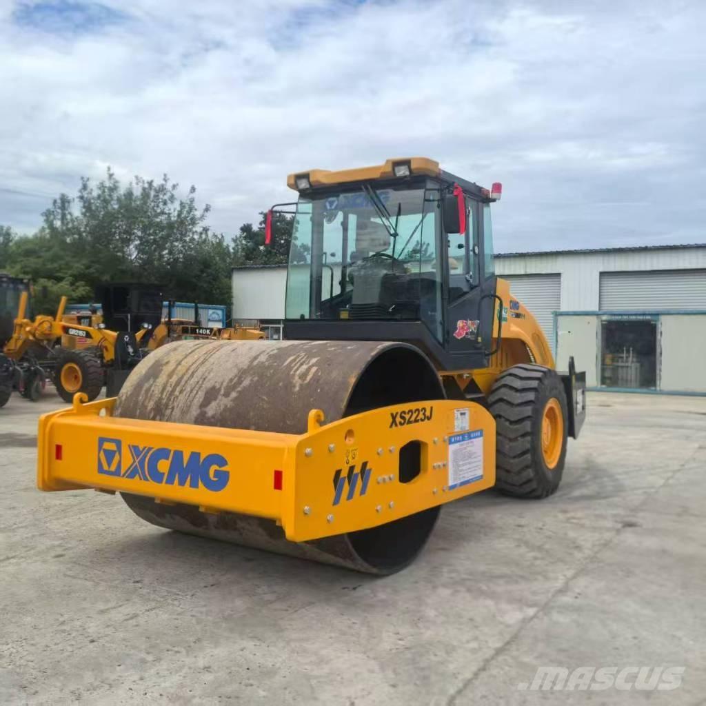 XCMG XS 223 J 单轮压路机