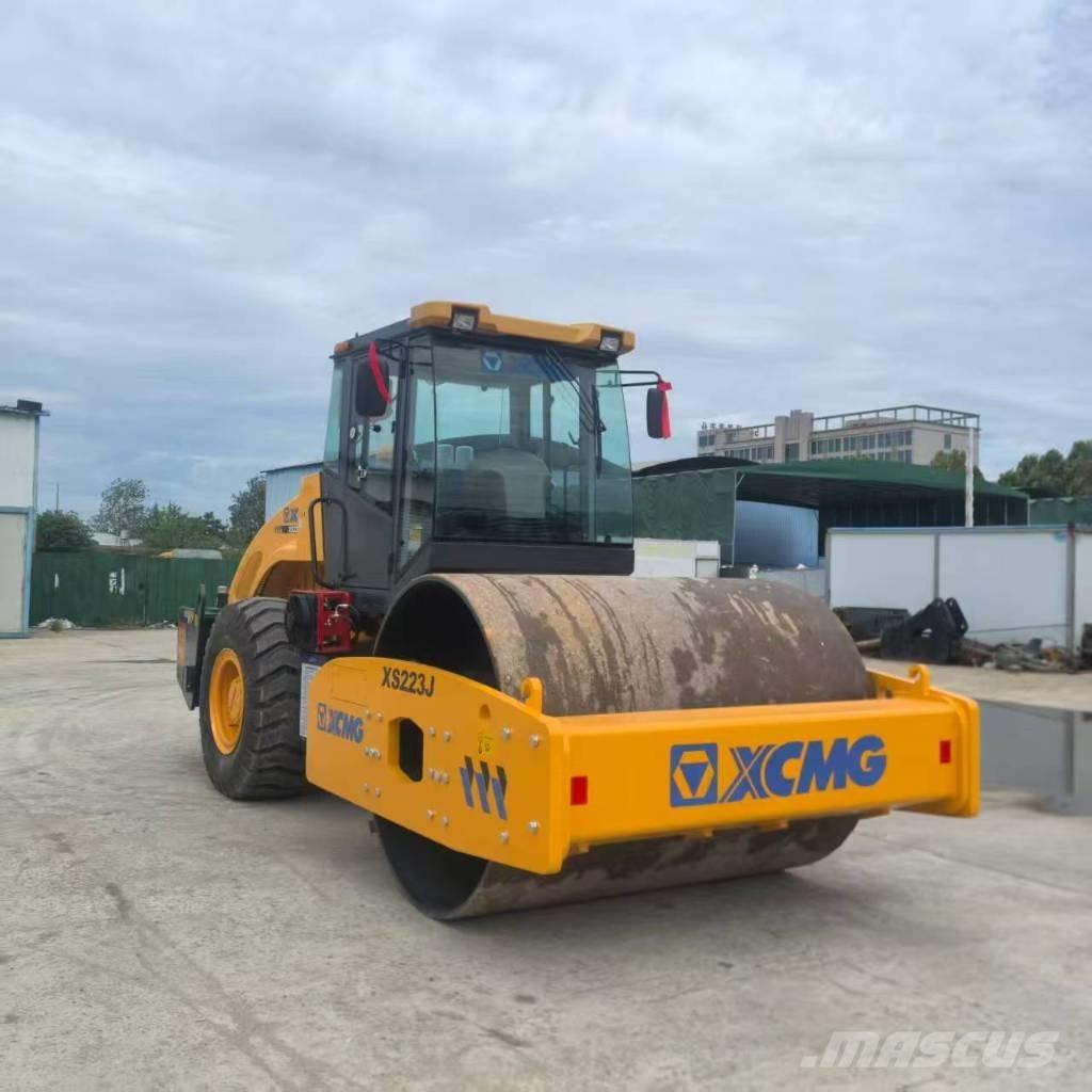XCMG XS 223 J 单轮压路机